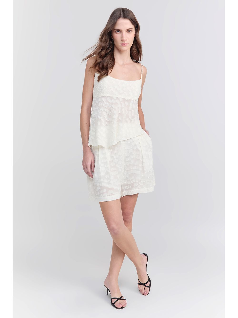By NV — Short Isis - Off White