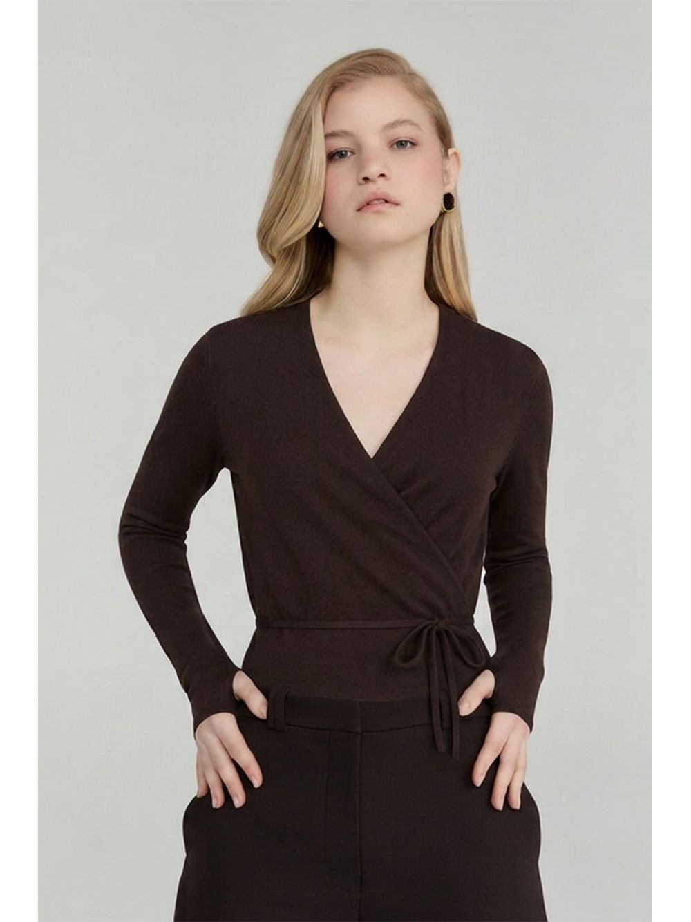 By NV — Blusa Cachquere Lari - Marrom Espresso