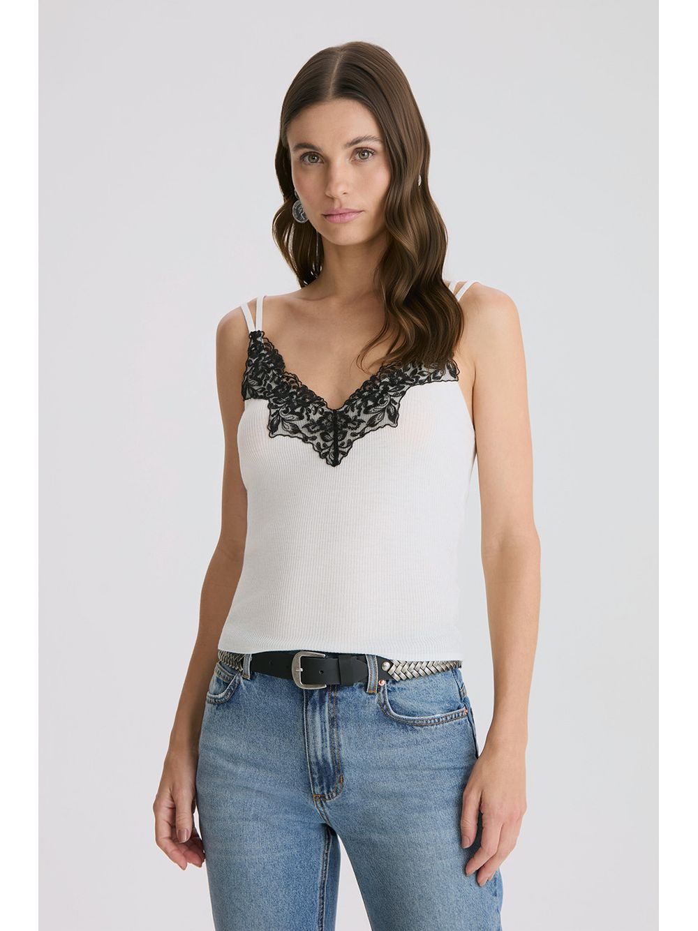 By NV — Regata Nina - Off White/Preto